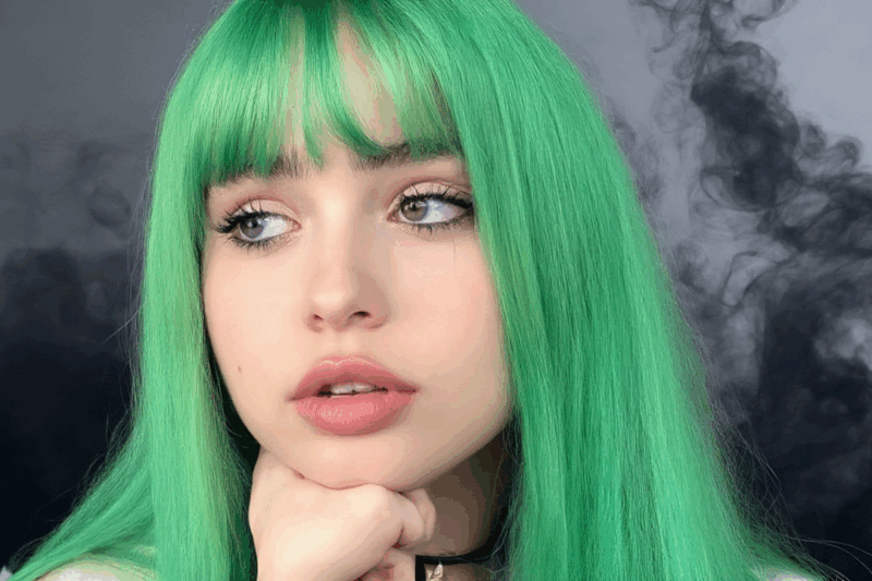 What Makes Billie Eilish a Global Phenomenon?
