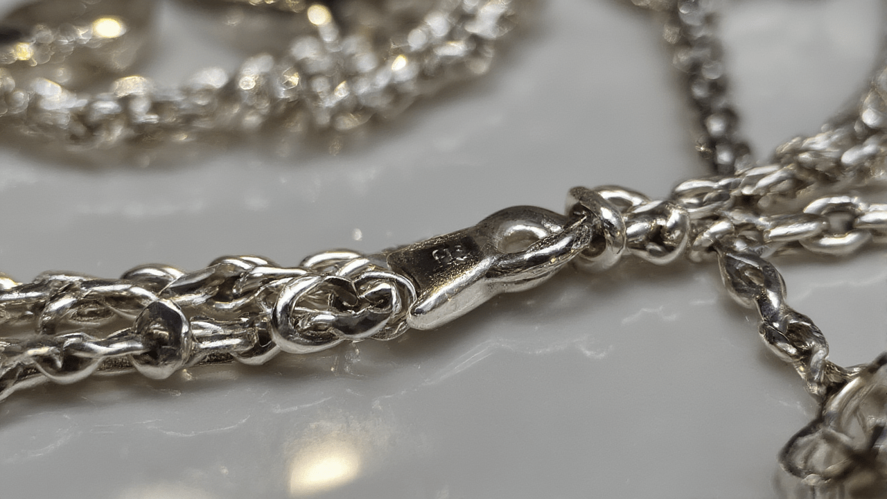 What is 925 Sterling Silver? The Secret Behind Your Shiny Jewelry!